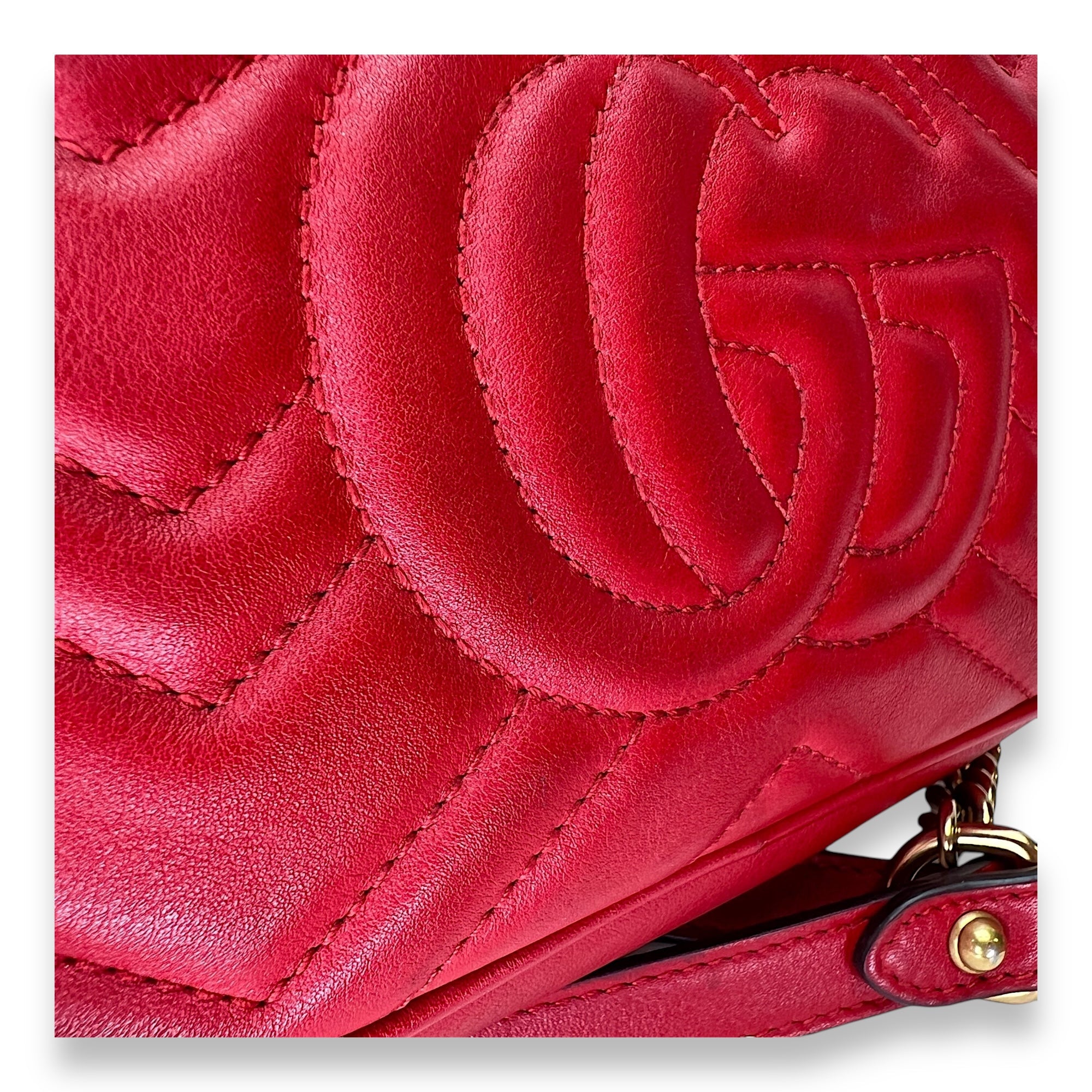 GG Marmont NA Crossbody Bag Red in Calfskin, Gold - Image 11