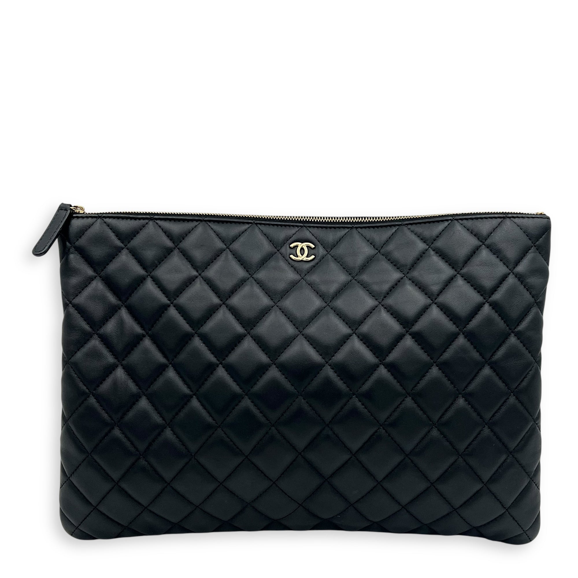 Classic Pouch Black in Lambskin, Gold hardware