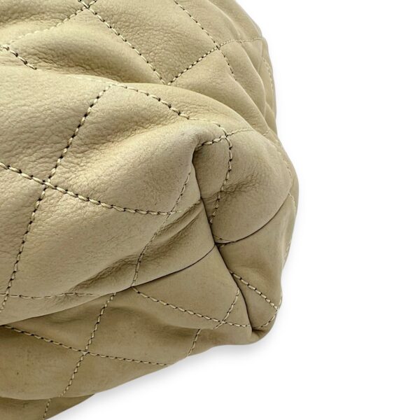 ICare Tote Bag Beige in Nubuck suede, Gold hardware - Image 37