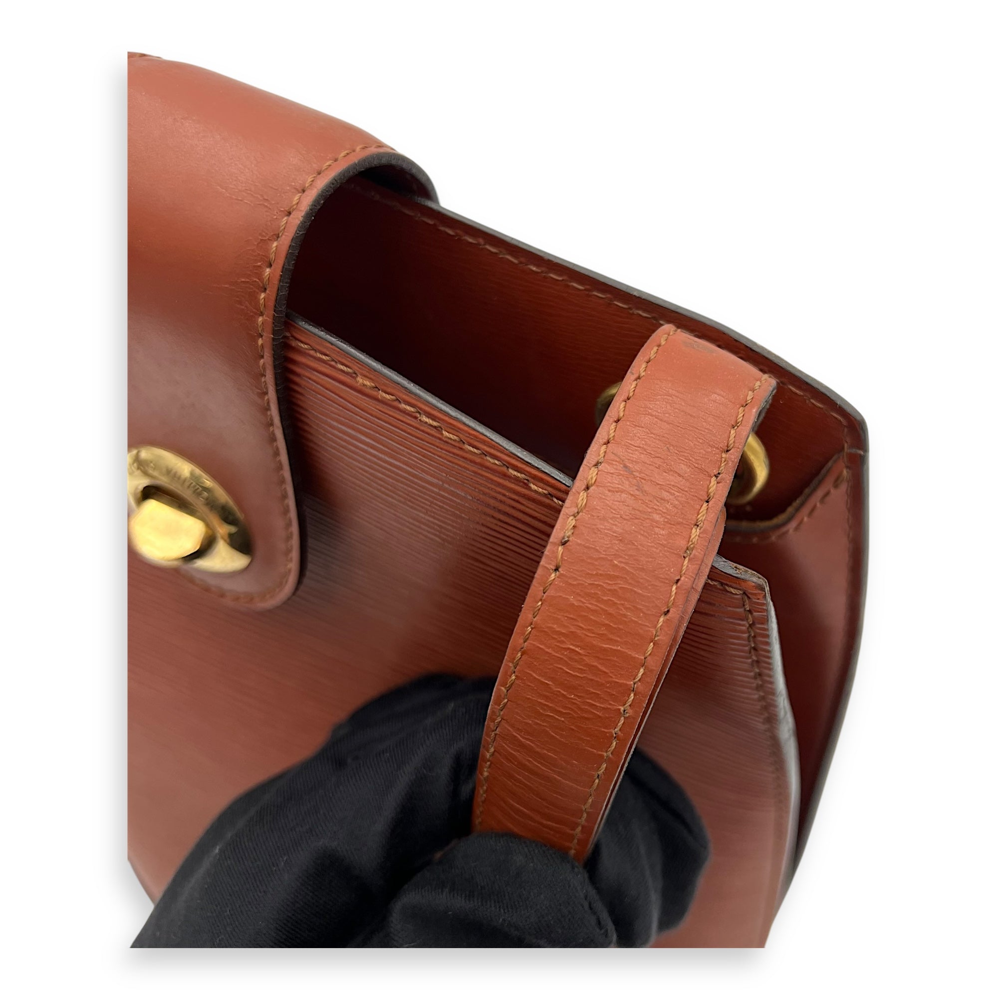Cluny Shoulder Bag Brown in Epi Leather, Gold hardware - Image 16