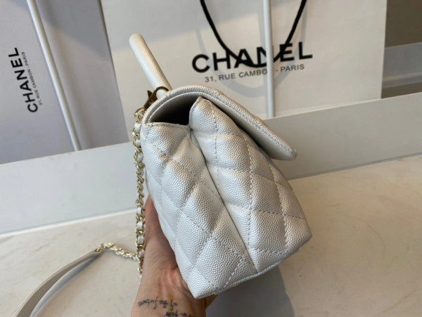 Trendy CHANEL FLAP BAG WITH TOP HANDLE 1037 - Image 6