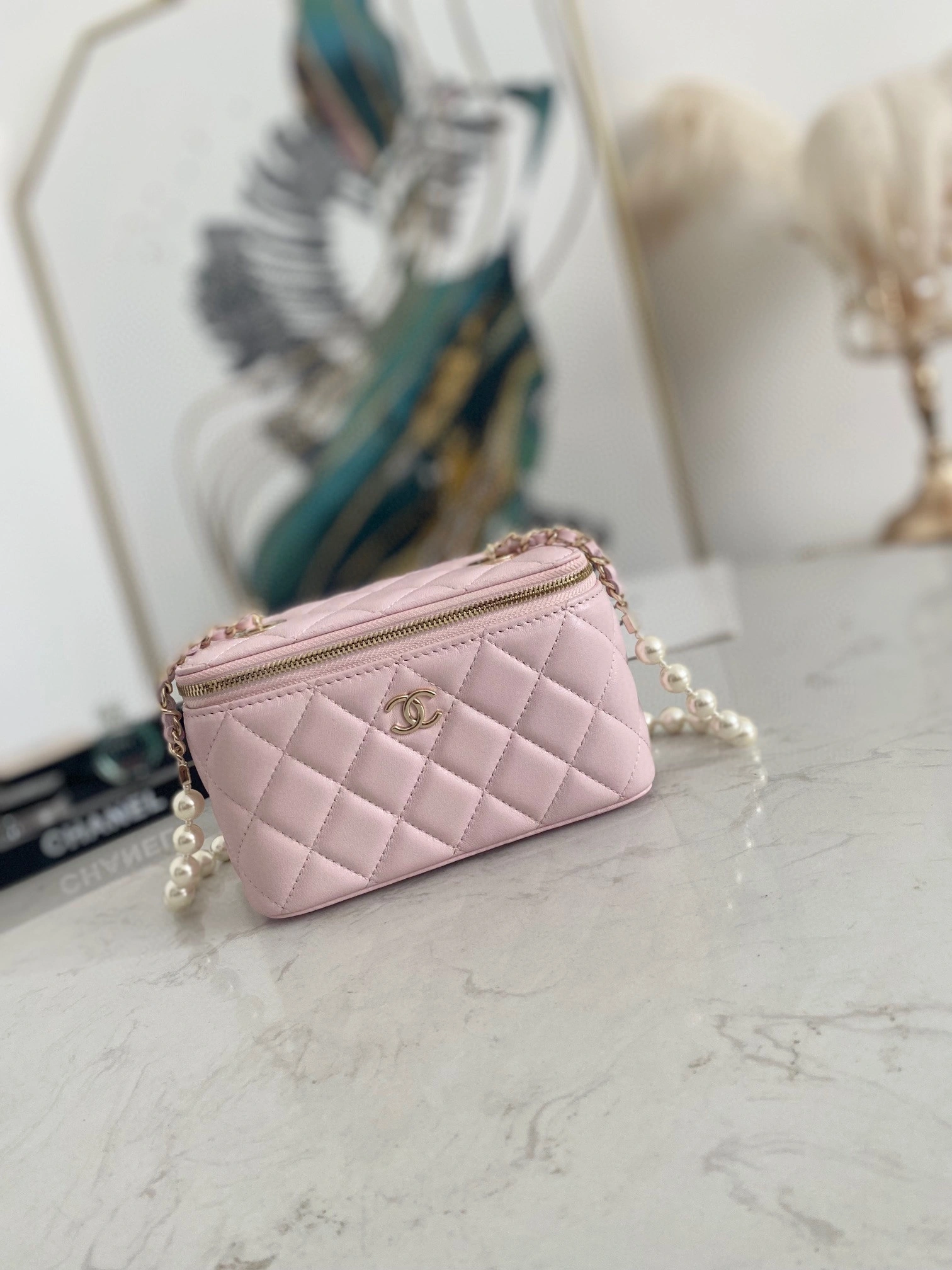 SportInspired CHANEL CHANELUTCH WITH CHAIN 1251