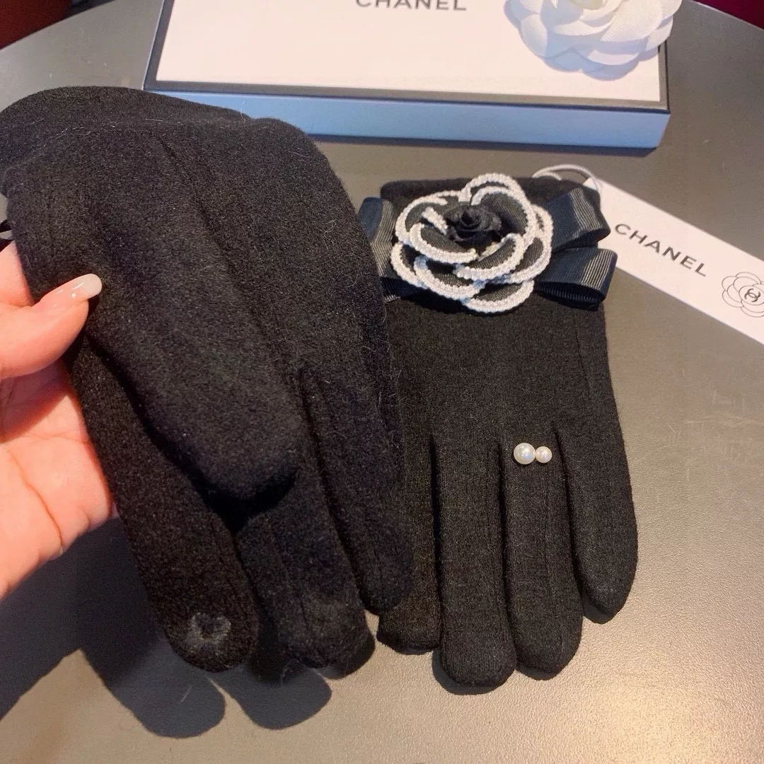 Affordable 5320 Chanel Gloves For Women - Image 6