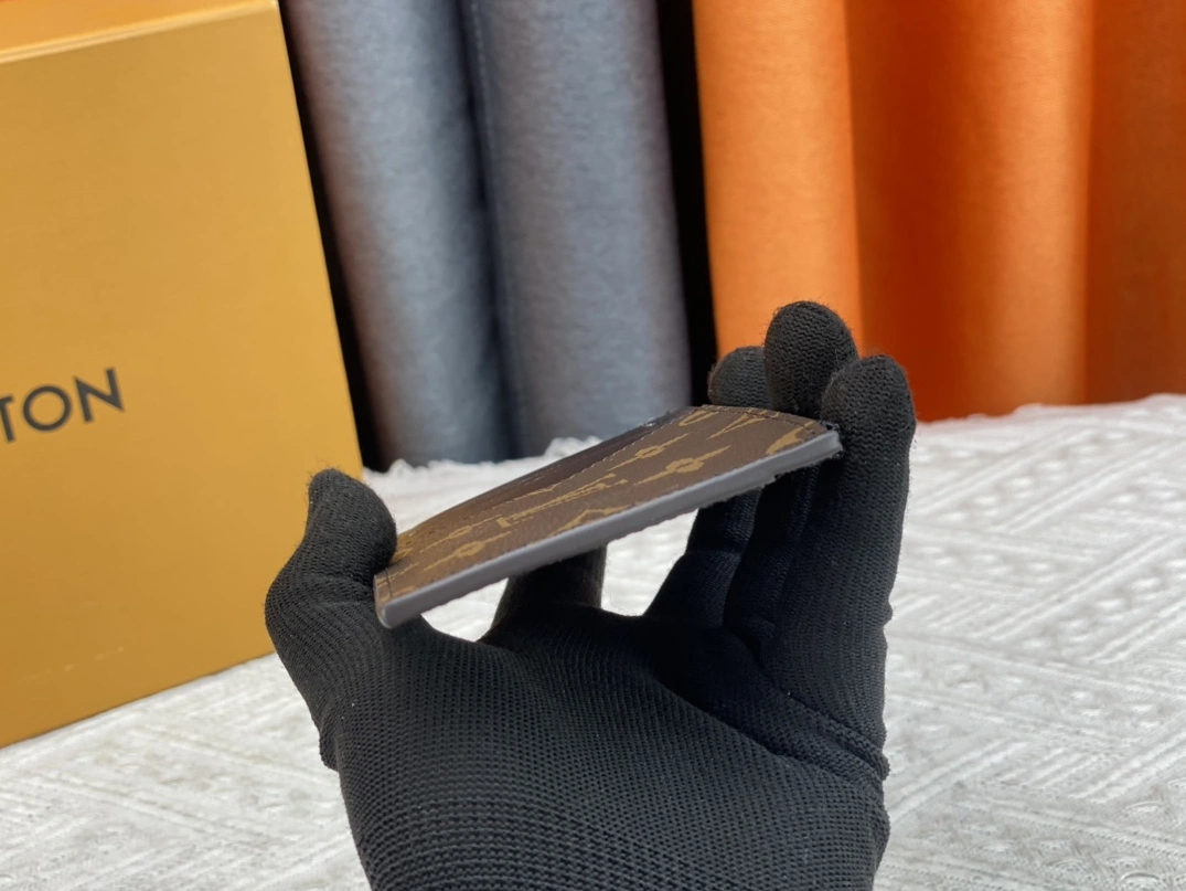 Bright 1313 Louis Vuitton AAA Quality Card Case For Unisex - Image 5