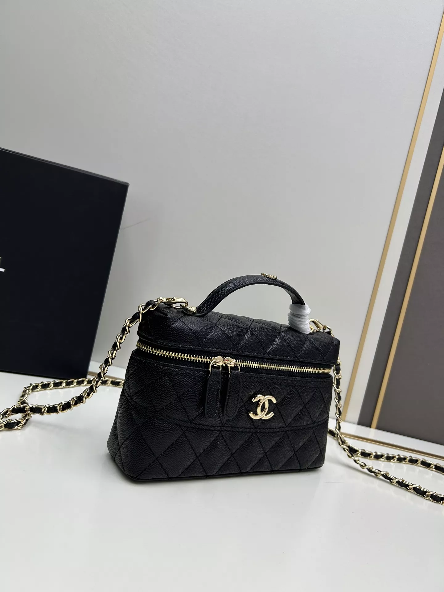 Chanel AAA Quality Messenger Bags For Women Breathable 2113
