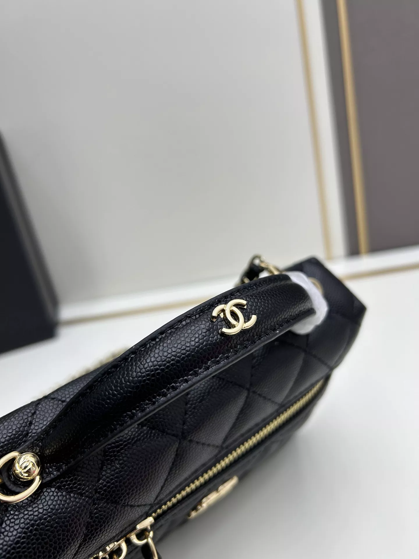 Chanel AAA Quality Messenger Bags For Women Breathable 2113 - Image 6