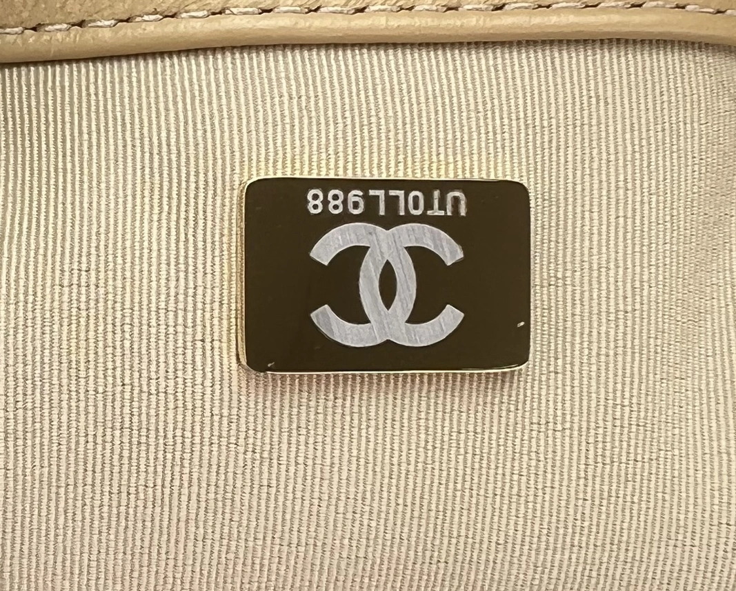 Chanel AAA Quality Messenger Bags For Women GoodFit 7607 - Image 8