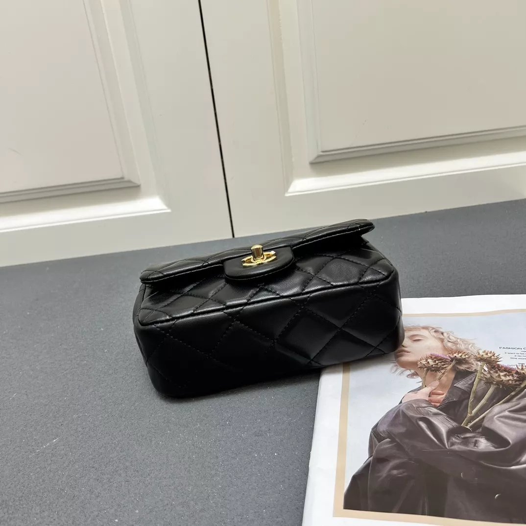 Chanel AAA Quality Messenger Bags For Women Lightweight 5570 - Image 6