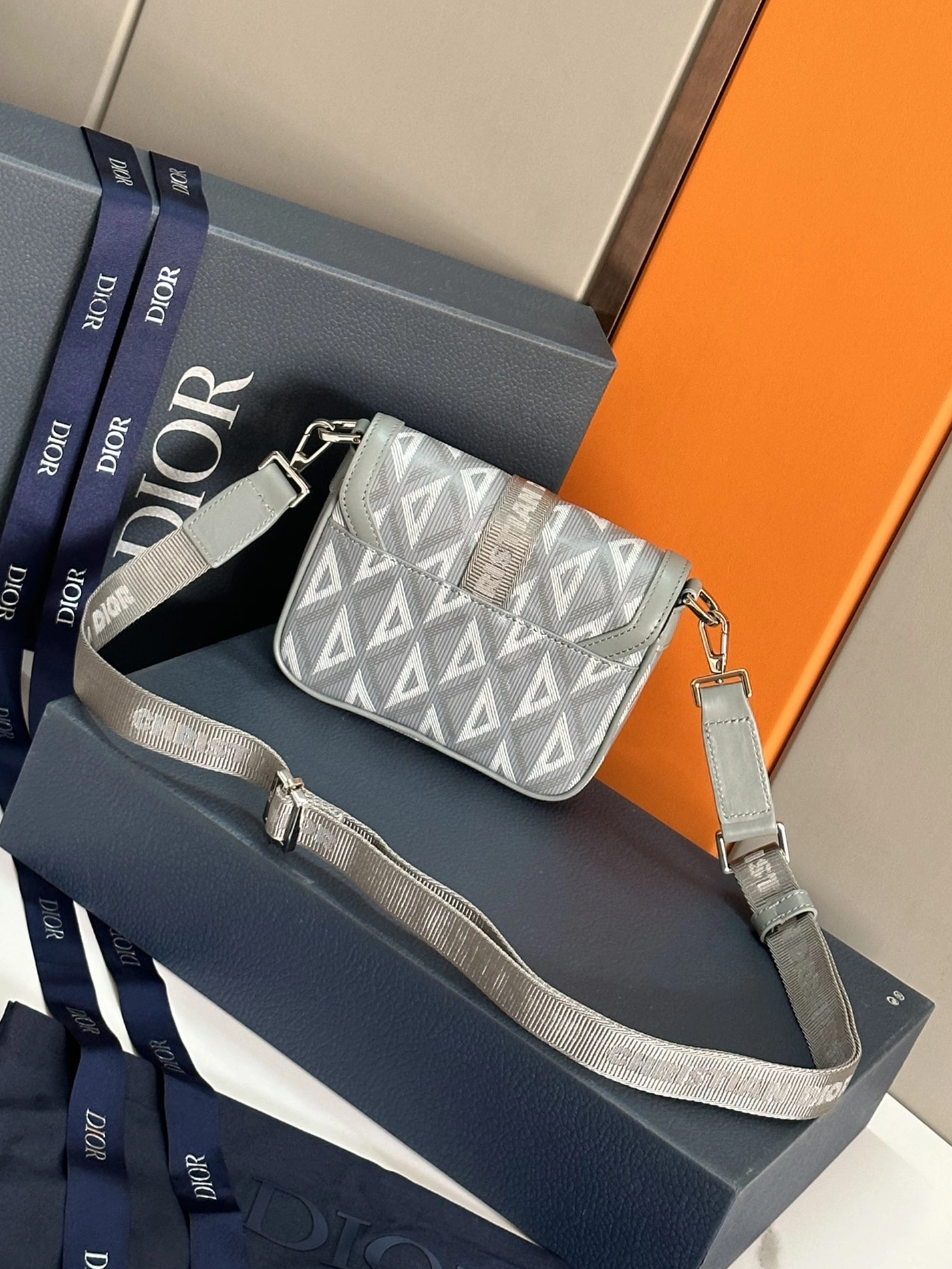 Christian Dior AAA Man Messenger Bags Affordable 6546