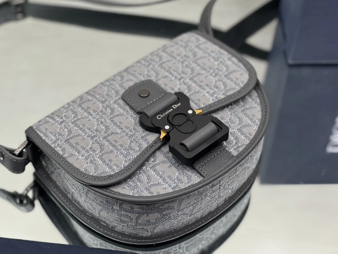 Christian Dior AAA Man Messenger Bags Modern 2336 - Image 5