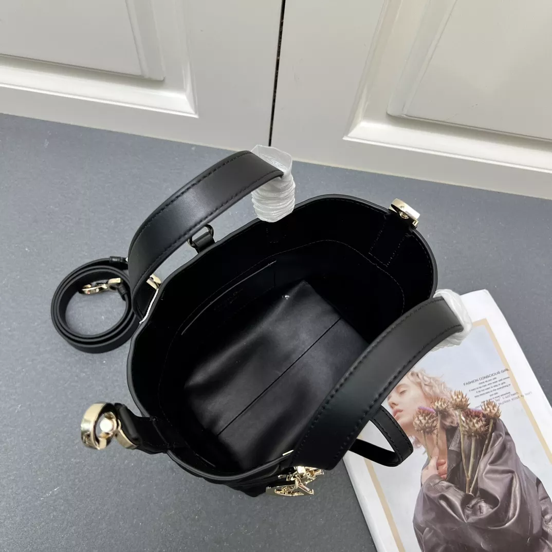Christian Dior AAA Quality Handbags For Women Durable 677 - Image 8