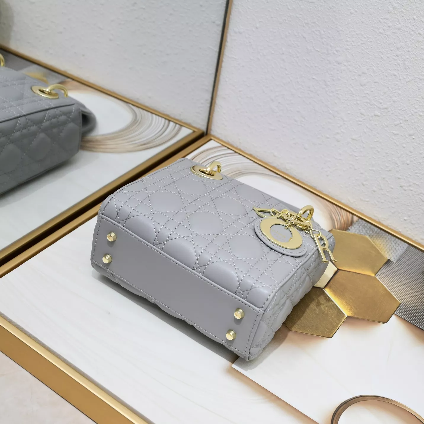 Christian Dior AAA Quality Handbags For Women Trendsetting 6084 - Image 4