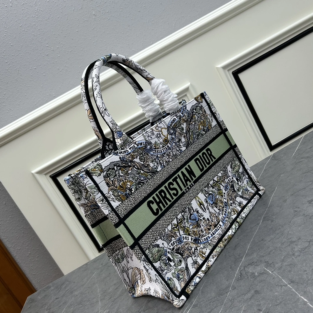 Christian Dior AAA Quality Tote-Handbags For Women EyeCatching 7492