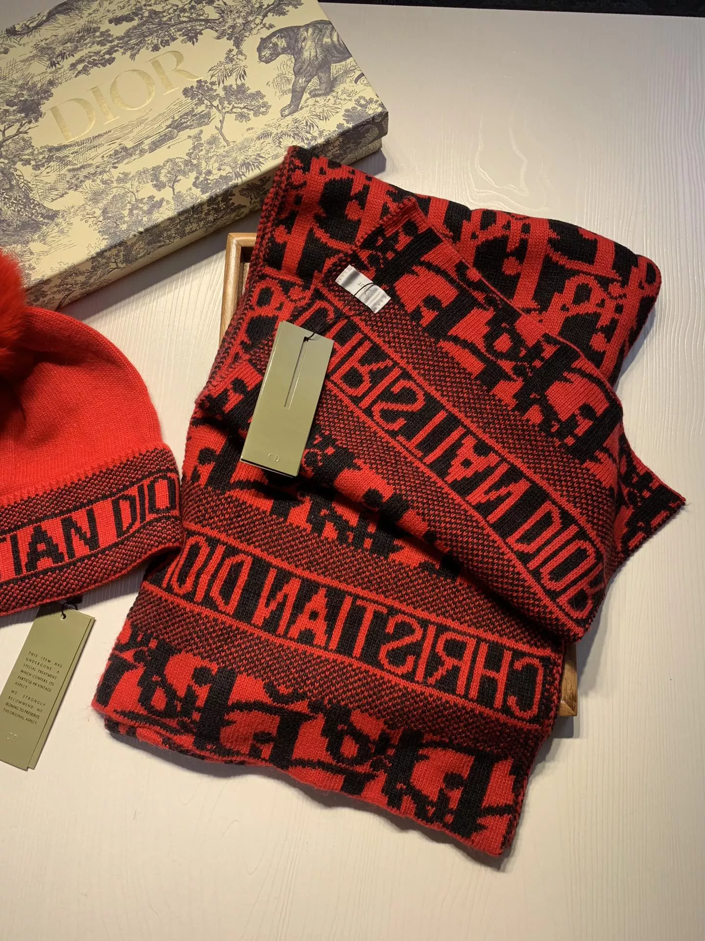 Christian Dior Hat and Scarf Set DailyWear 2543