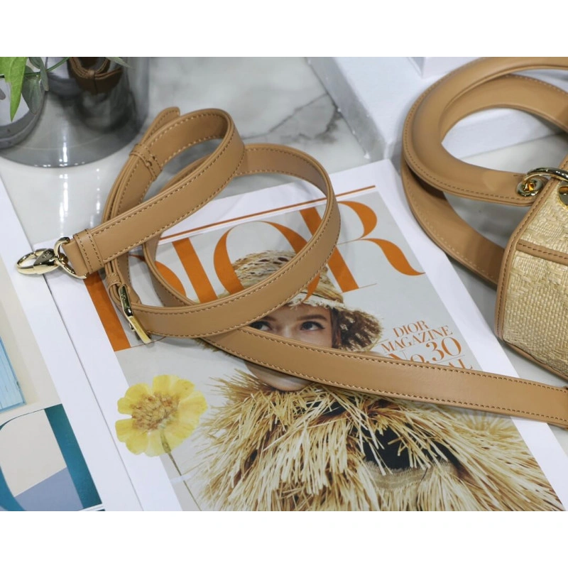 Interior Christian Dior Medium Lady Dior Bag in Natural Cannage Raffia - Image 12