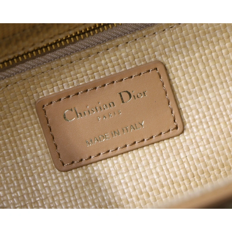 Interior Christian Dior Medium Lady Dior Bag in Natural Cannage Raffia - Image 16