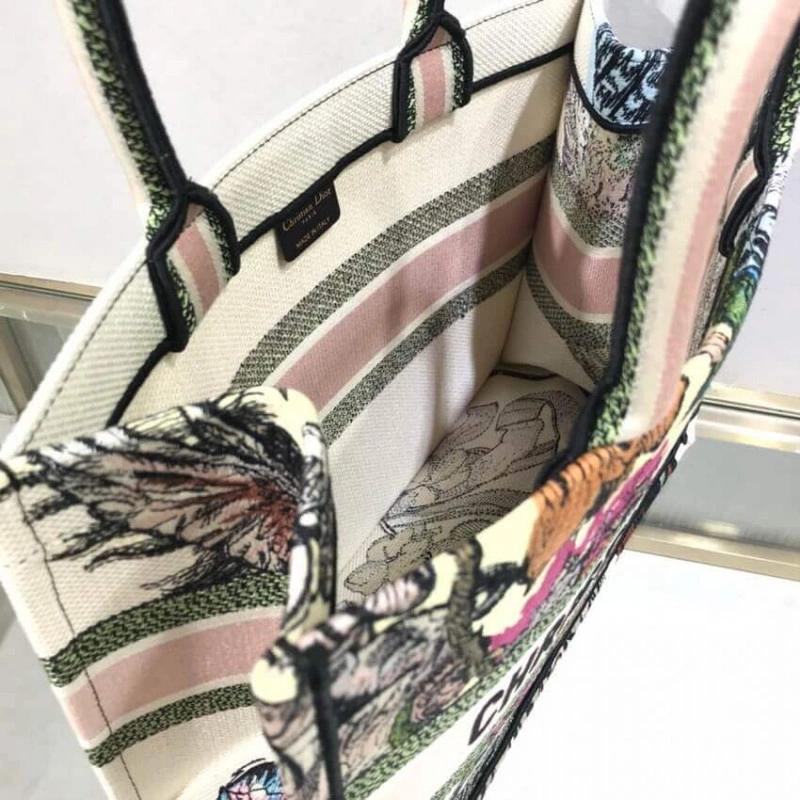 'Christia Christian Dior Small Book Tote Multicolor Cœur EN Fleurs Embroidery - Image 11