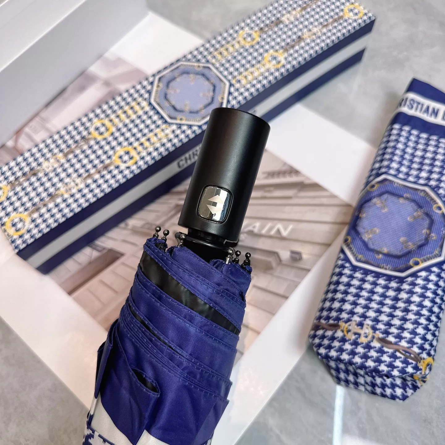 Christian Dior Umbrellas Sophisticated 8889 - Image 3