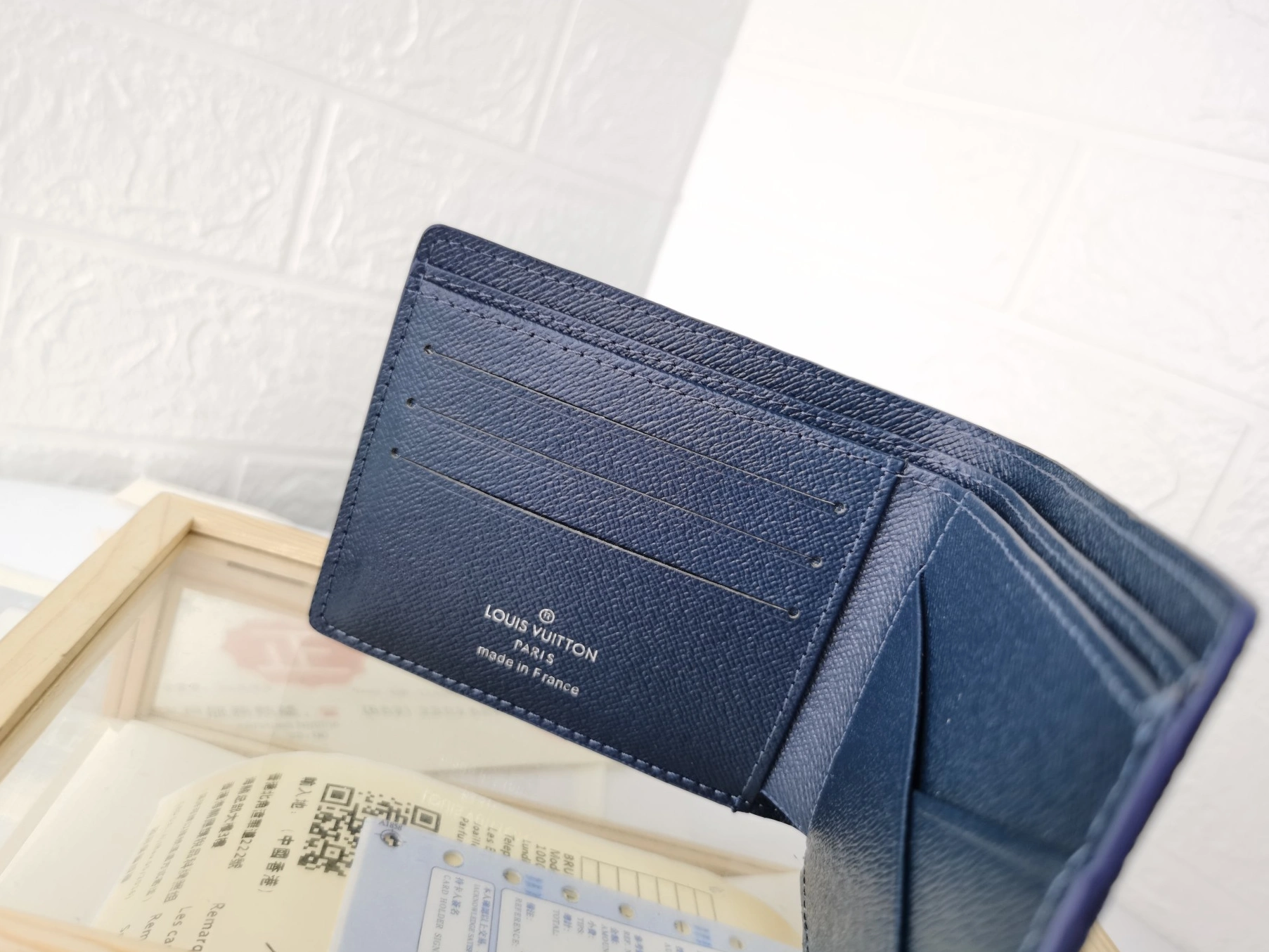 Cozy 1983 Louis Vuitton LV Wallets For Unisex - Image 7