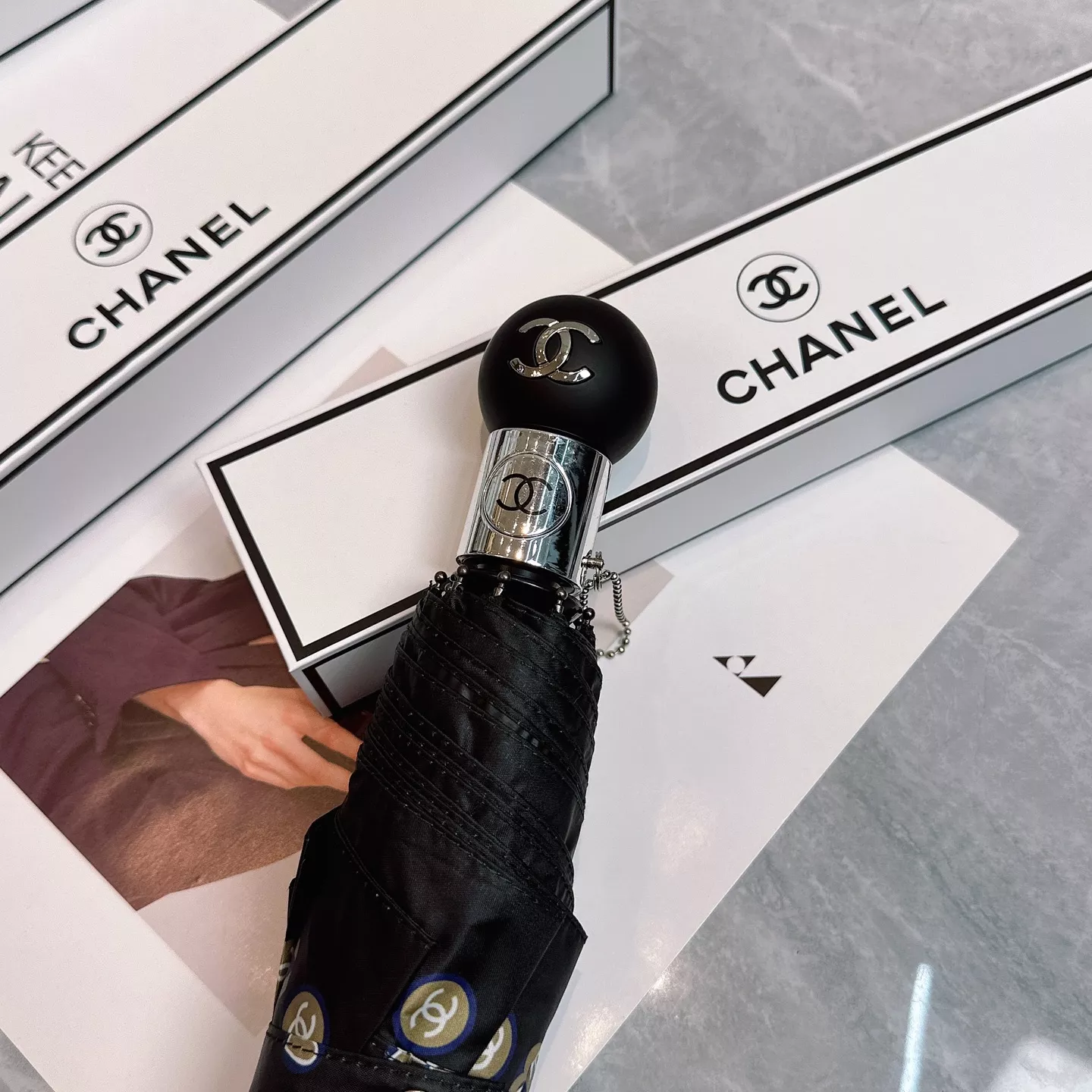 Durable 7215 Chanel Umbrellas - Image 3