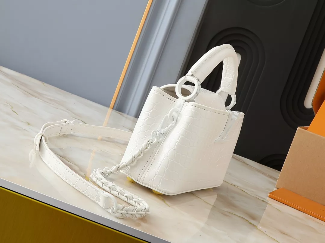 EasyMatch 4370 Louis Vuitton AAA Quality Messenger Bags For Women