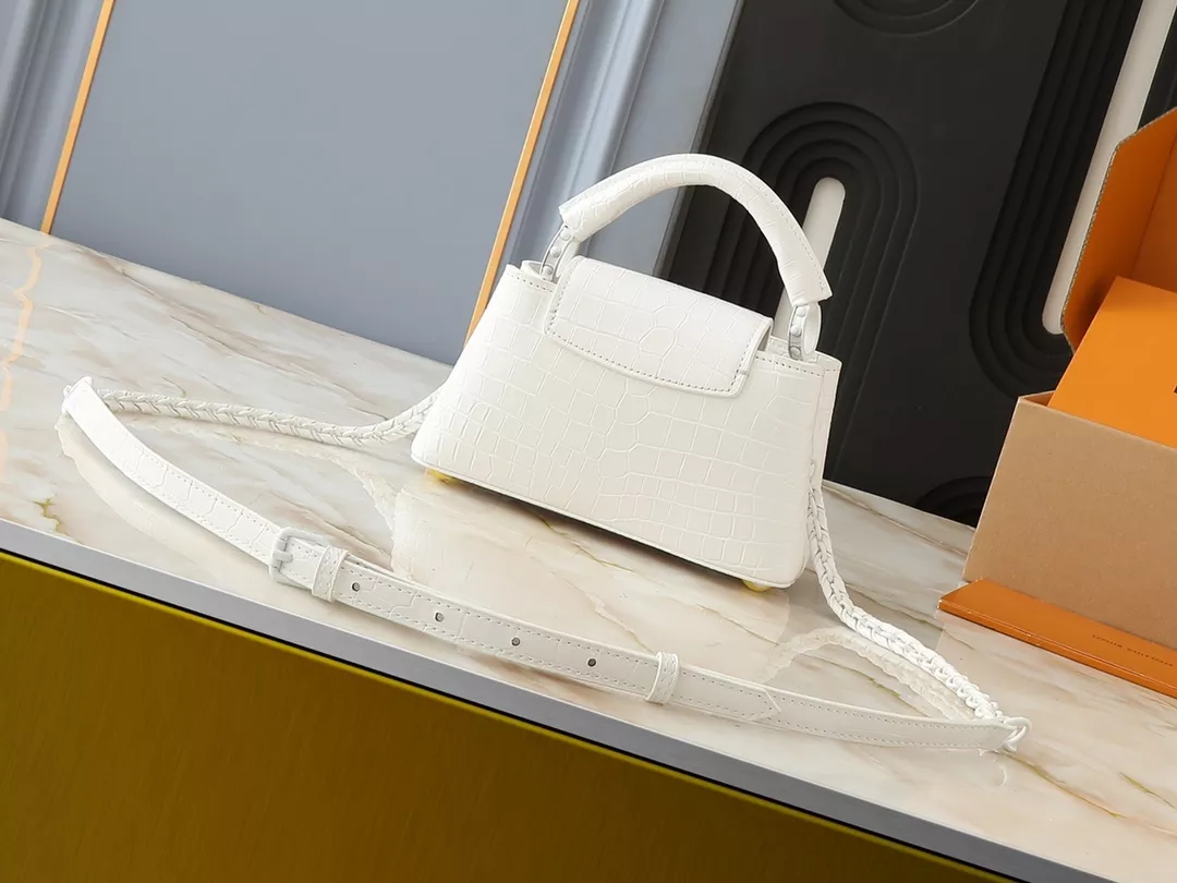 EasyMatch 4370 Louis Vuitton AAA Quality Messenger Bags For Women - Image 3