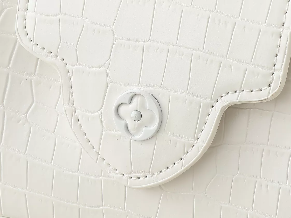 EasyMatch 4370 Louis Vuitton AAA Quality Messenger Bags For Women - Image 6