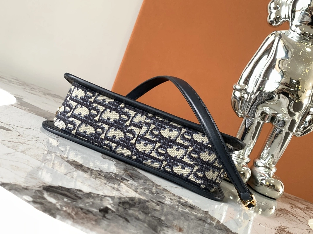 Efficient 7262 Christian Dior AAA Quality Messenger Bags For Women - Image 4