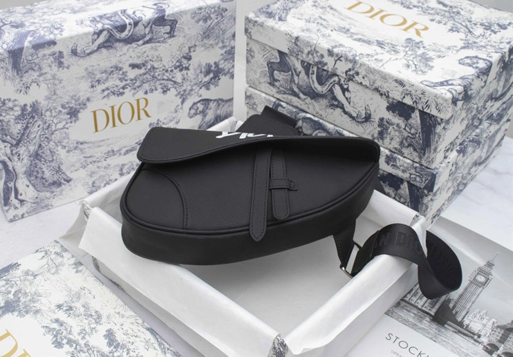 Efficient 9568 Christian Dior AAA Man Messenger Bags - Image 4