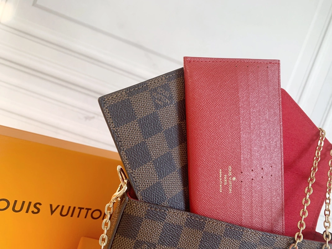 Elegant 332 Louis Vuitton LV Wallets For Women