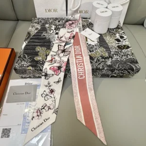 Elegant 981 Christian Dior Silk Scarf