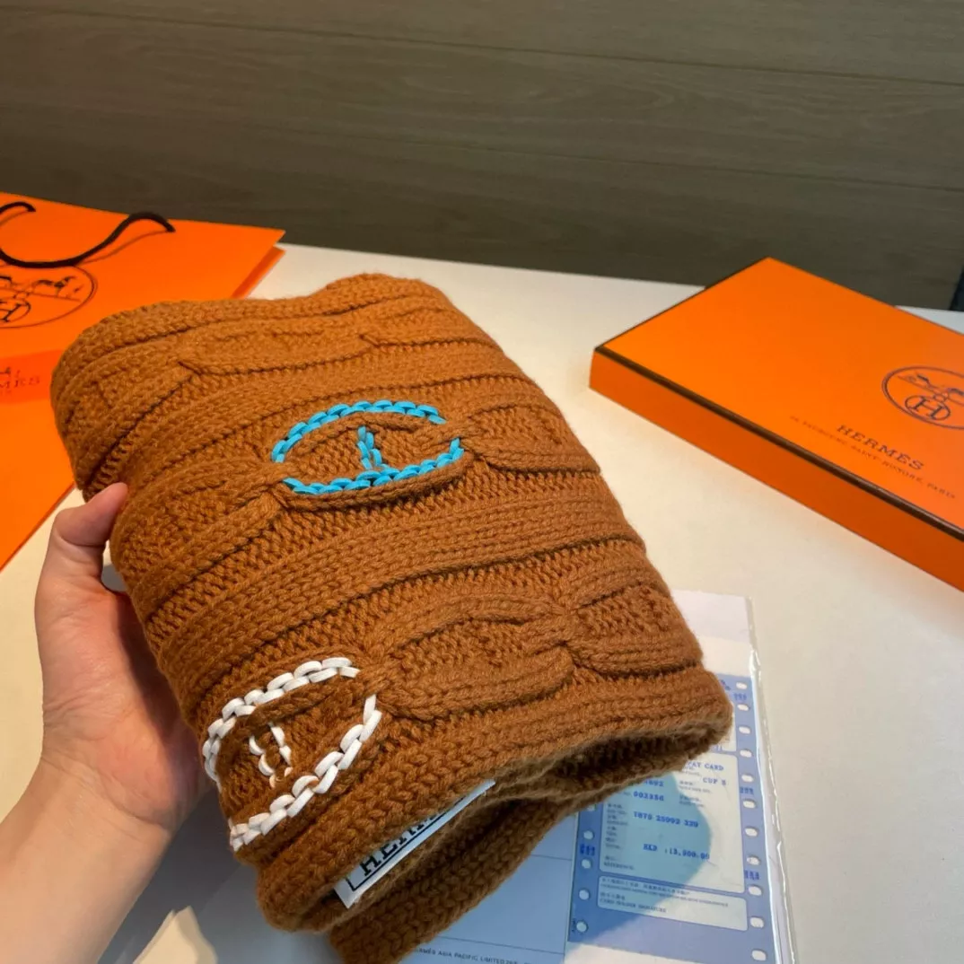 Fashionable 8865 Hermes Scarf For Women - Image 3