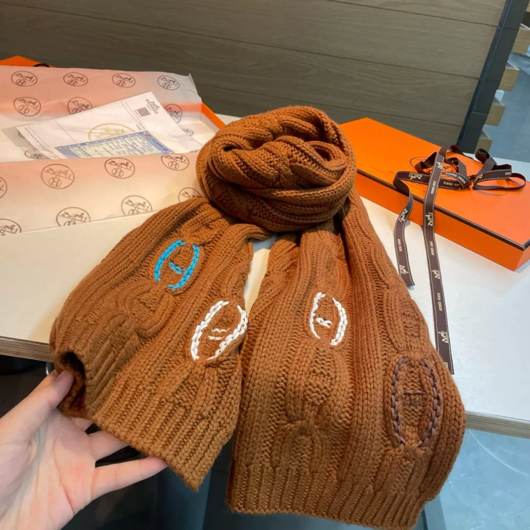 Fashionable 8865 Hermes Scarf For Women - Image 4