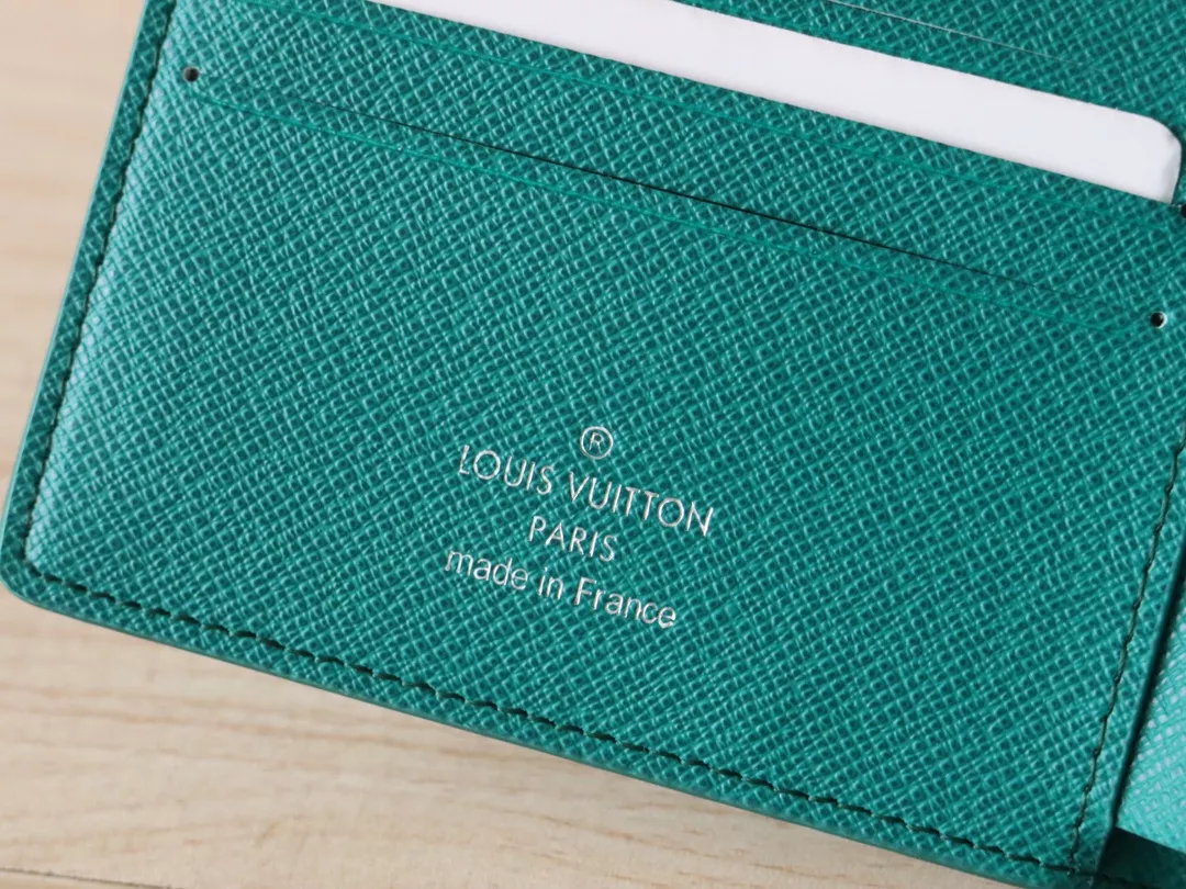 GoAnywhere 256 Louis Vuitton LV Wallets - Image 6