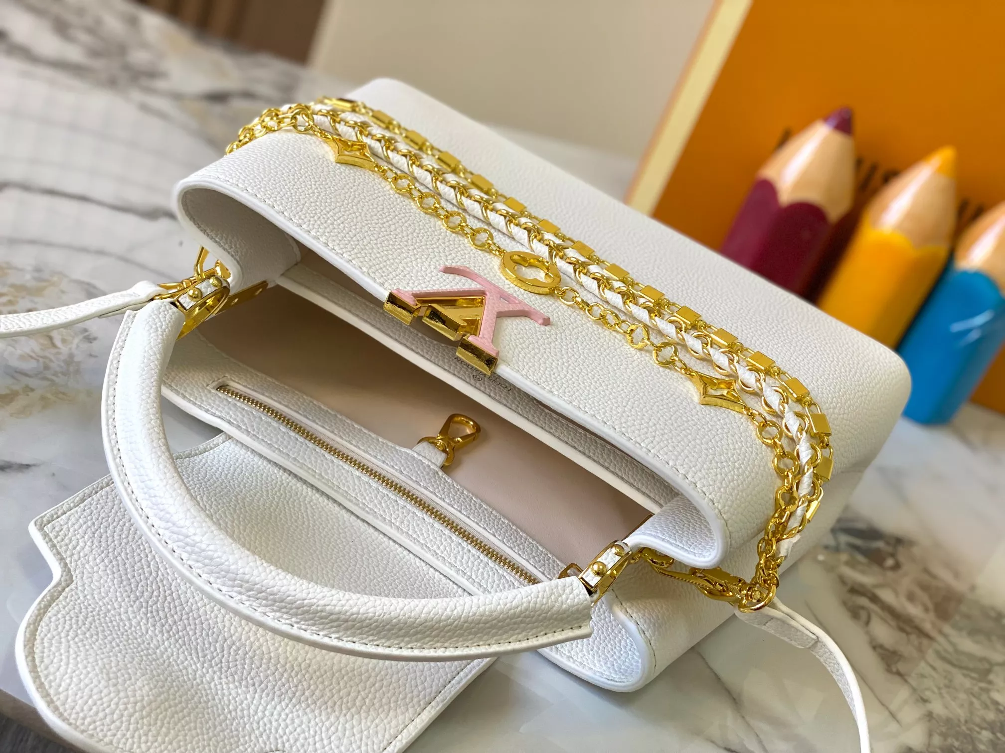 GoAnywhere 5709 Louis Vuitton AAA Quality Messenger Bags For Women - Image 8