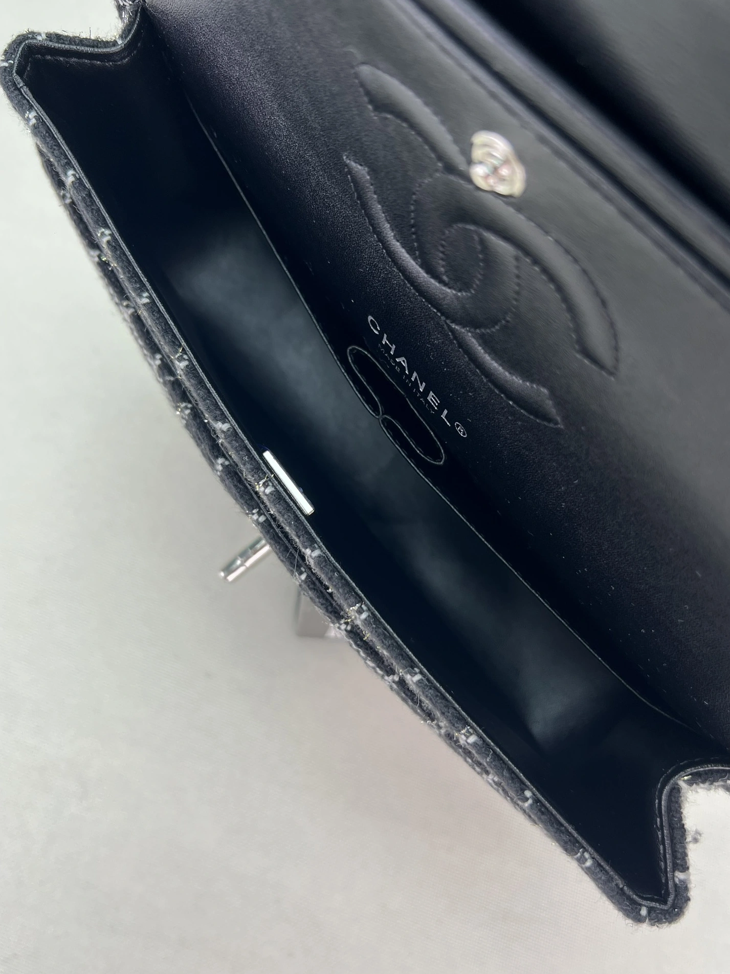 GoodFit 4140 Chanel AAA Quality Messenger Bags For Women - Image 6