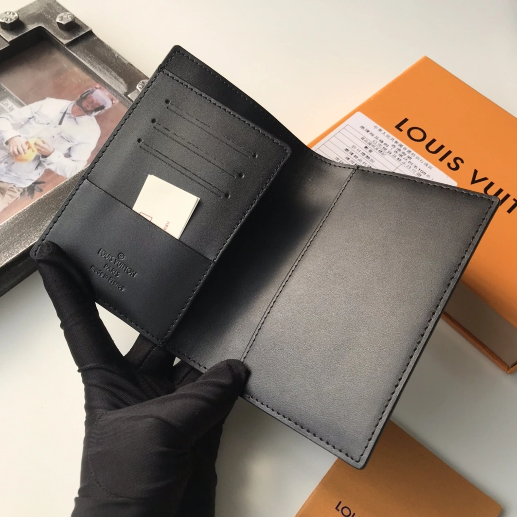 GoodFit 7359 Louis Vuitton Card Case For Unisex - Image 5