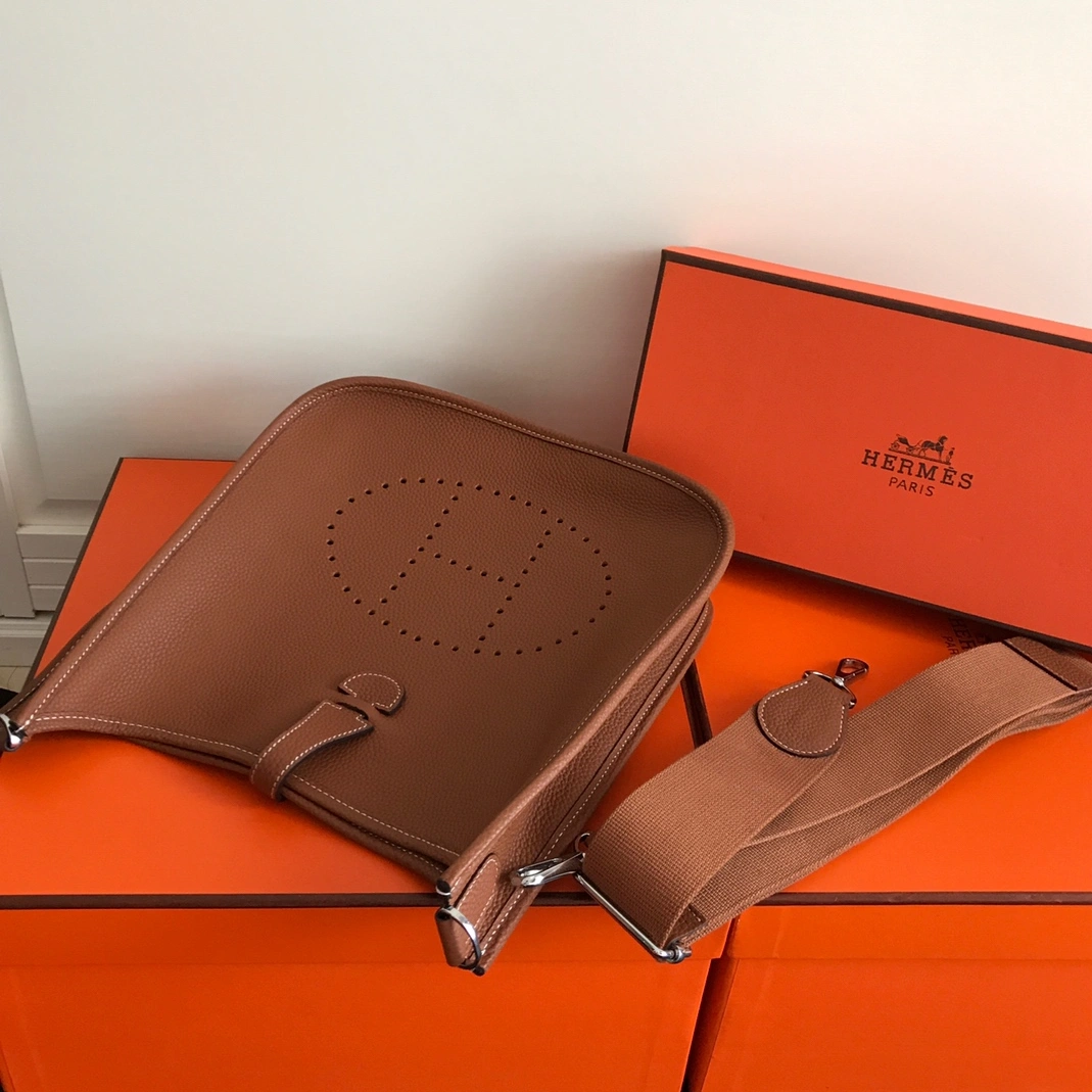 Hermes AAA Quality Messenger Bags For Women Refined 4325 - Image 3