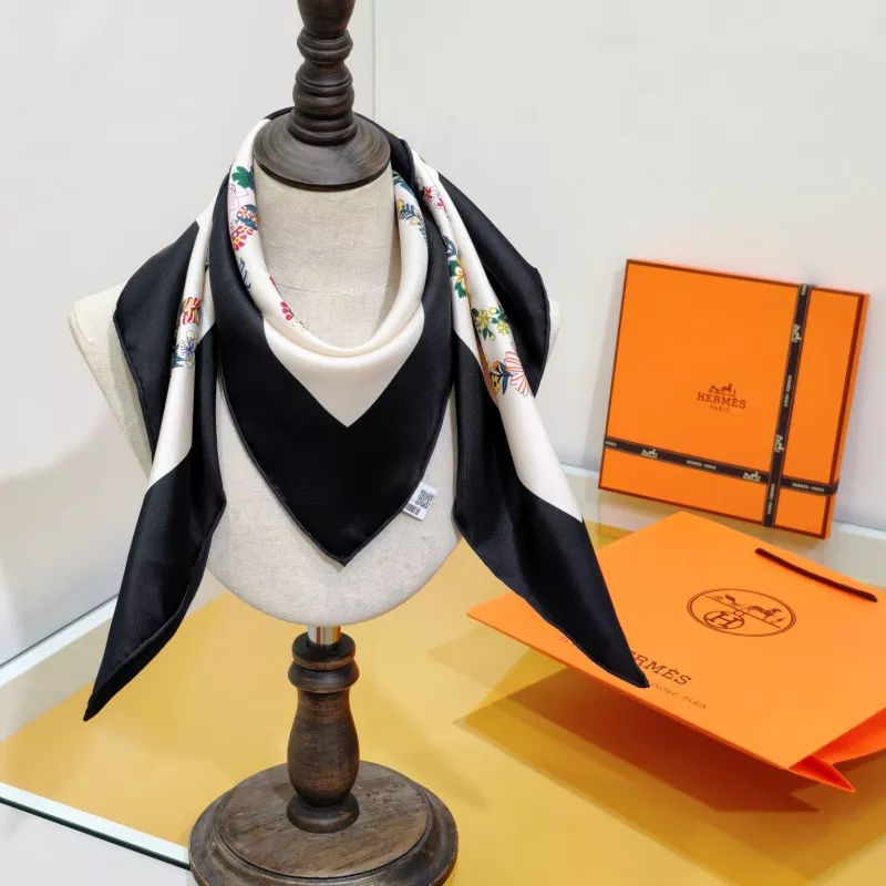 Hermes Silk Squares Reliable 7302 - Image 6