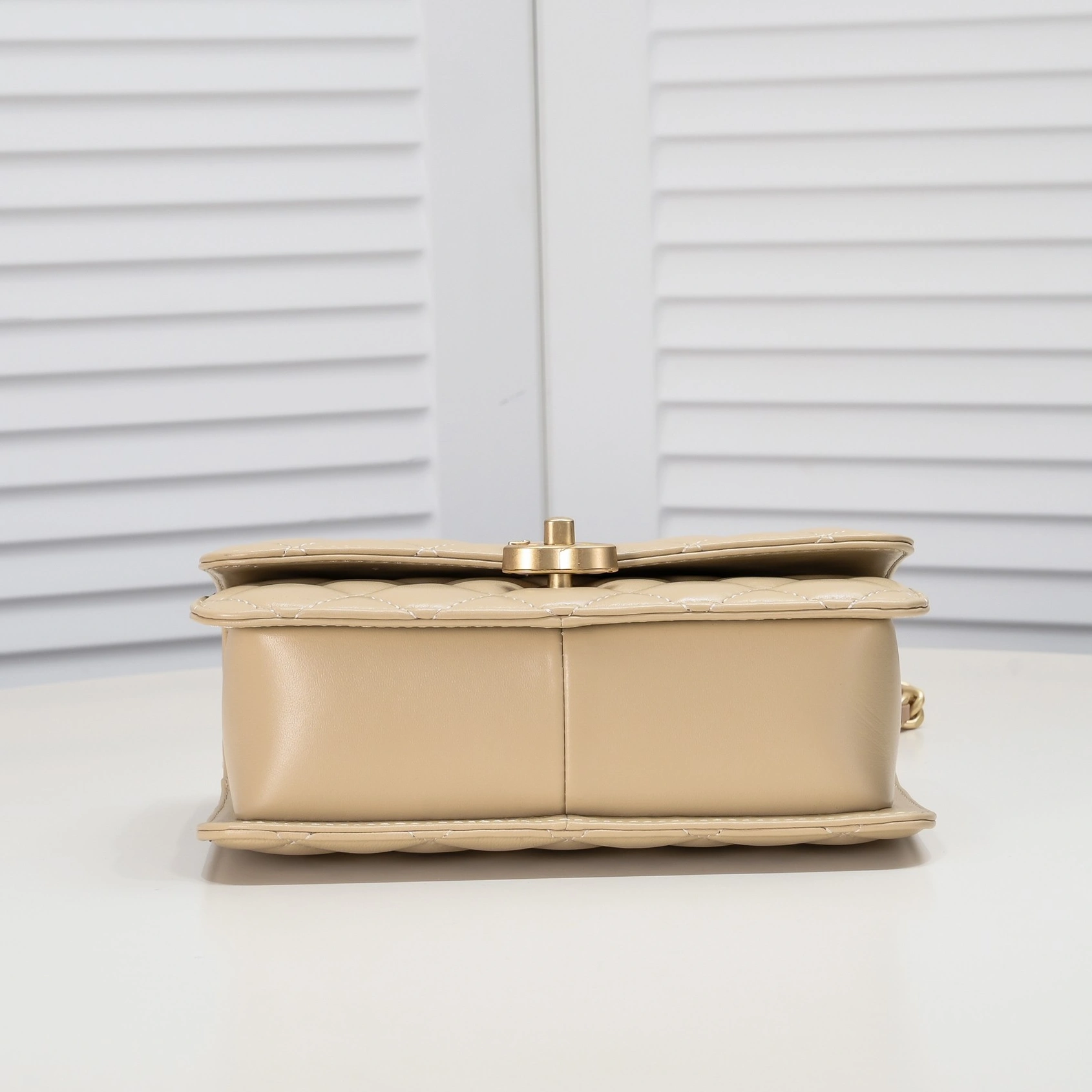 Lightweight 7536 Chanel AAA Quality Messenger Bags For Women - Image 4