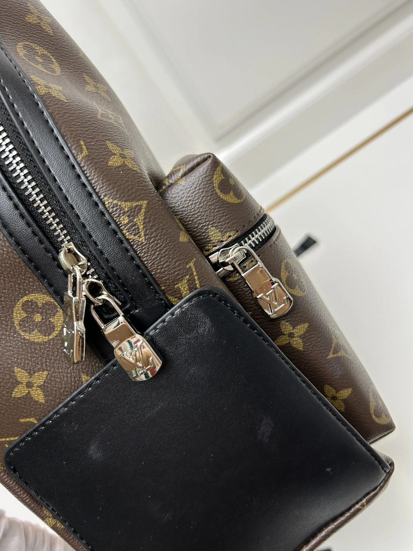 Louis Vuitton AAA Quality Backpacks For Unisex Elegant 1365 - Image 5