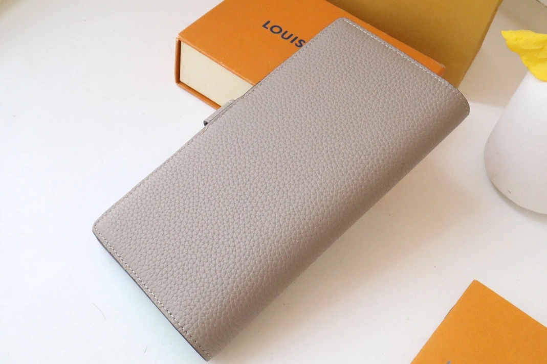 Louis Vuitton AAA Quality Card Case TopPick 3541