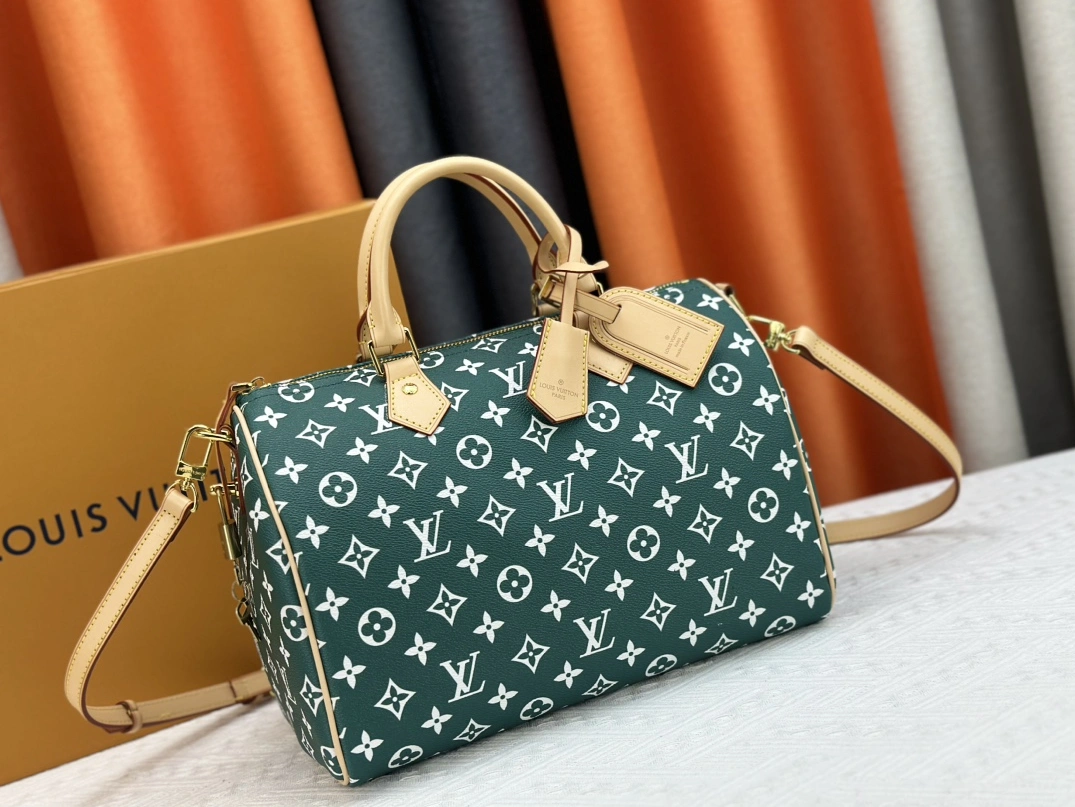 Louis Vuitton AAA Quality Handbags For Women Comfortable 2422
