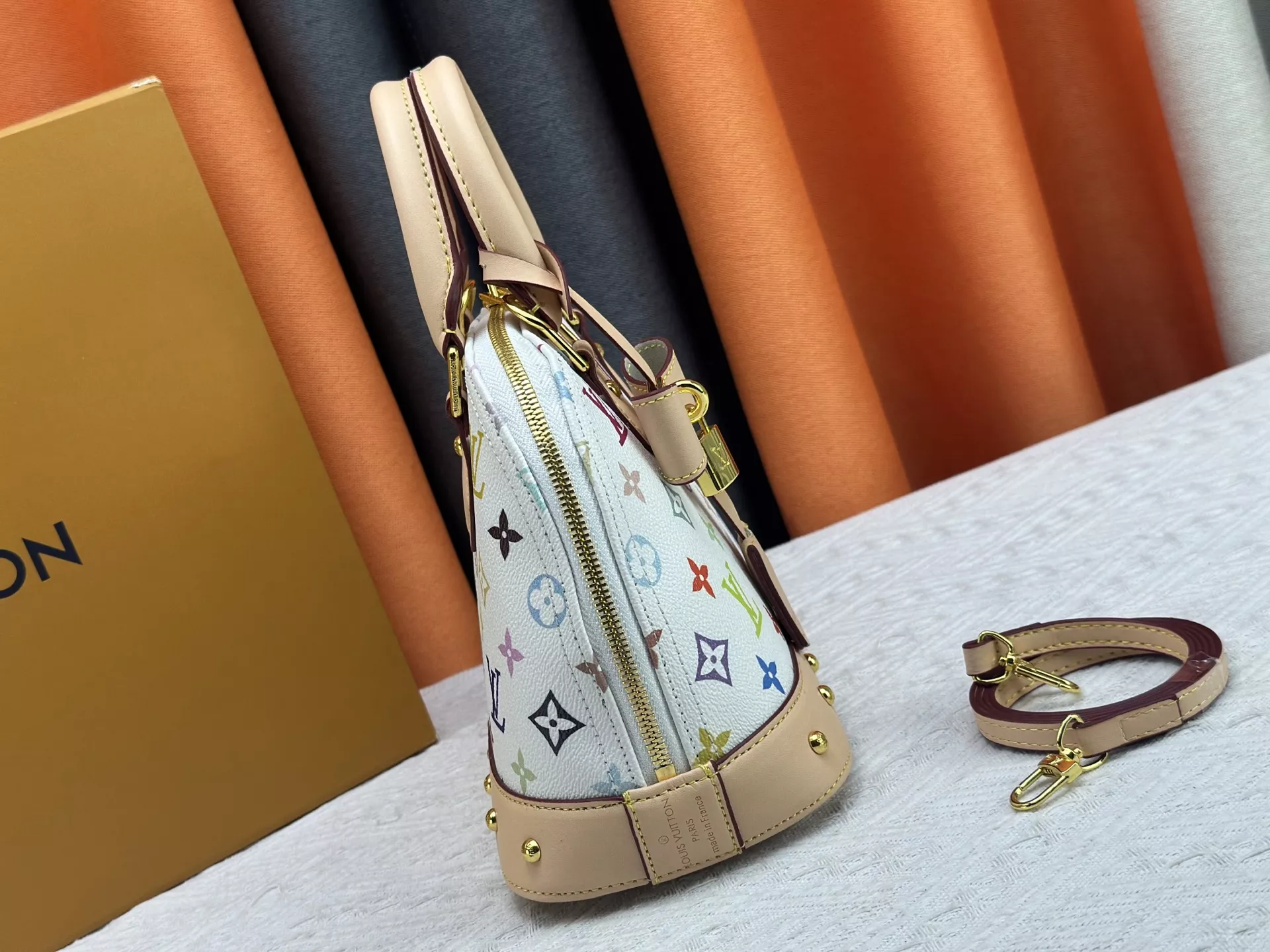 Louis Vuitton AAA Quality Handbags For Women Resilient 794