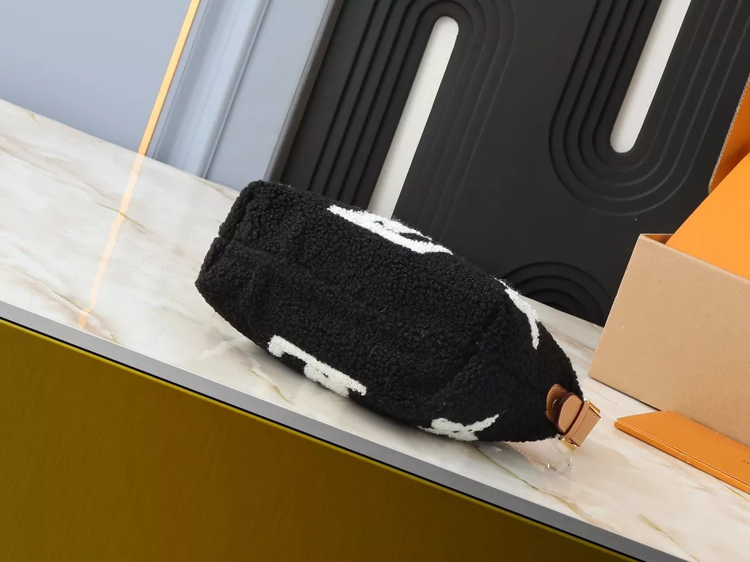 Louis Vuitton AAA Quality Handbags For Women StreetReady 8671 - Image 4