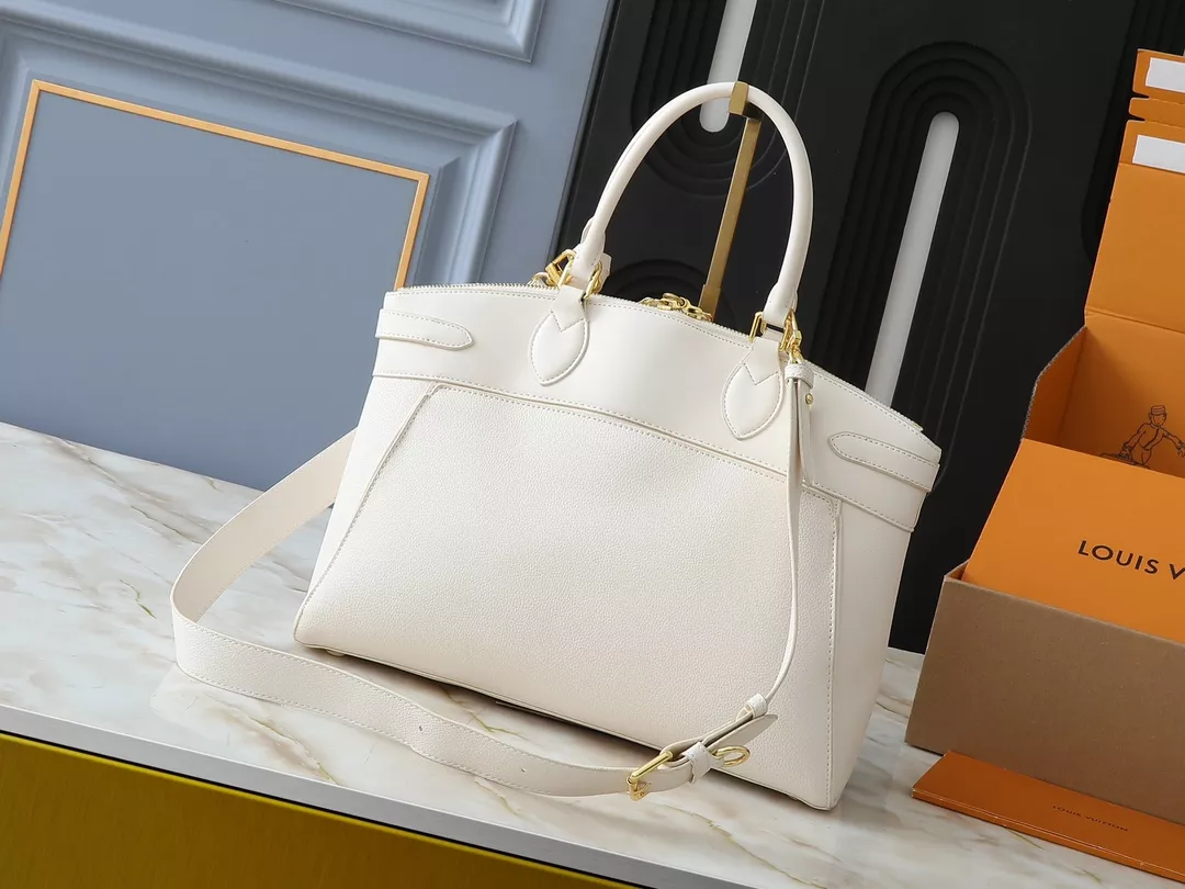 Louis Vuitton AAA Quality Handbags For Women Versatile 728 - Image 3