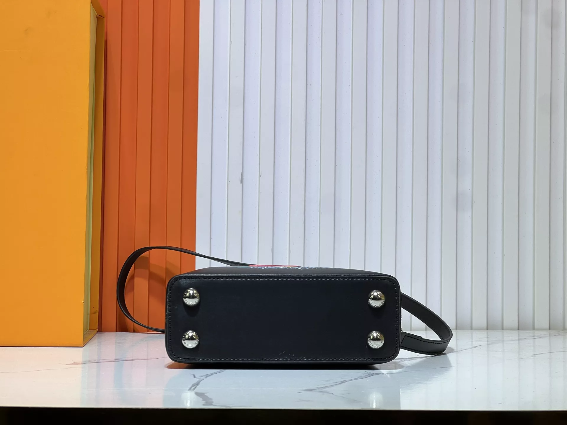 Louis Vuitton AAA Quality Messenger Bags For Women GoodFit 3764 - Image 5