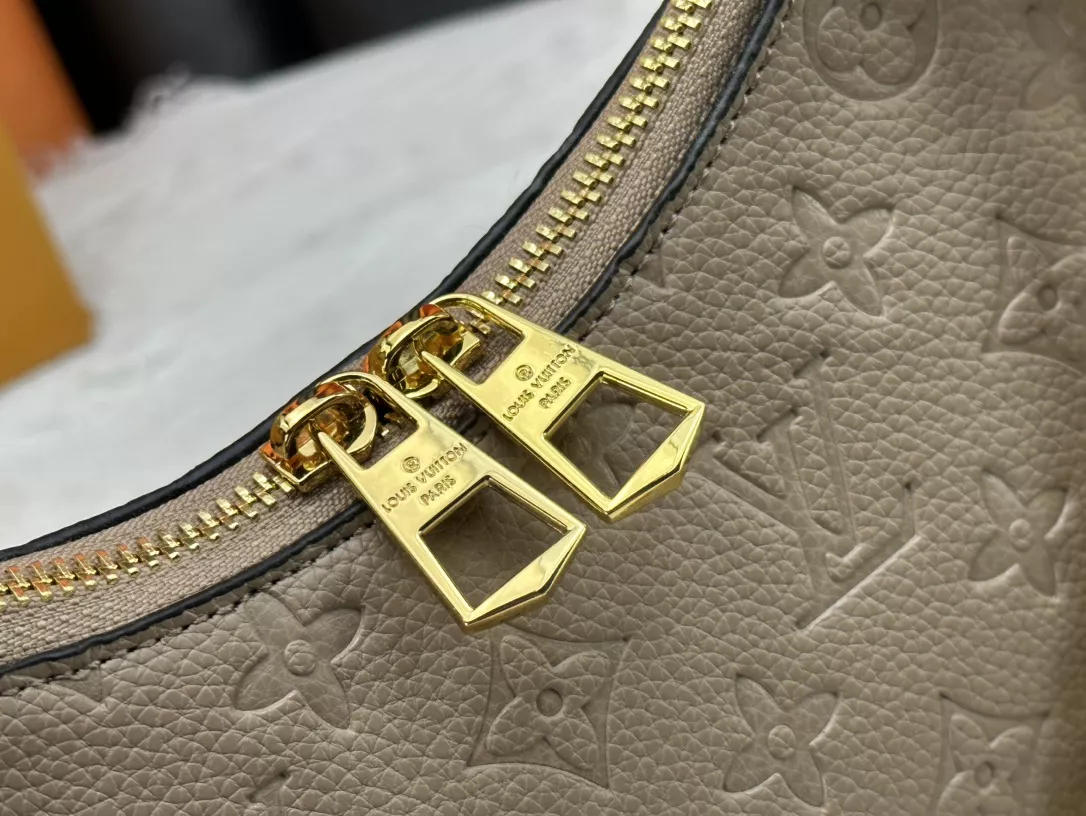 Louis Vuitton AAA Quality Messenger Bags For Women Trendy 9976 - Image 7