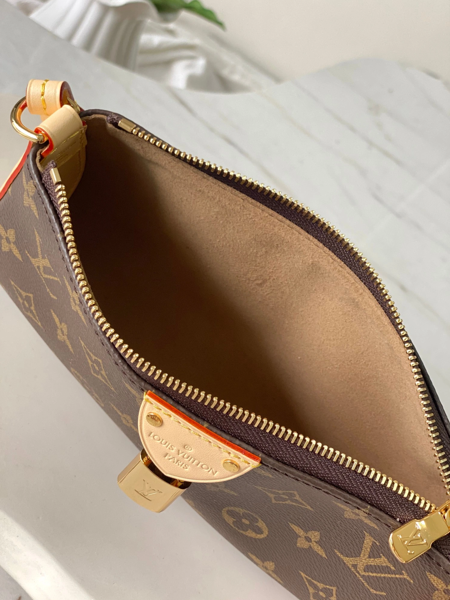 Louis Vuitton AAA Quality Shoulder Bags For Women Comfortable 2942 - Image 9