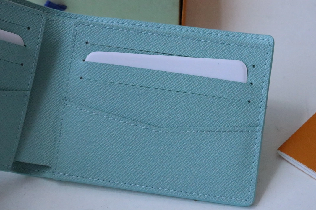 Louis Vuitton AAA Quality Wallets Elegant 1426 - Image 6